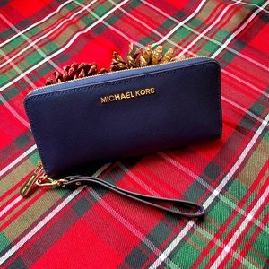 Michael Kors Jet Set Leather Continental Wallet